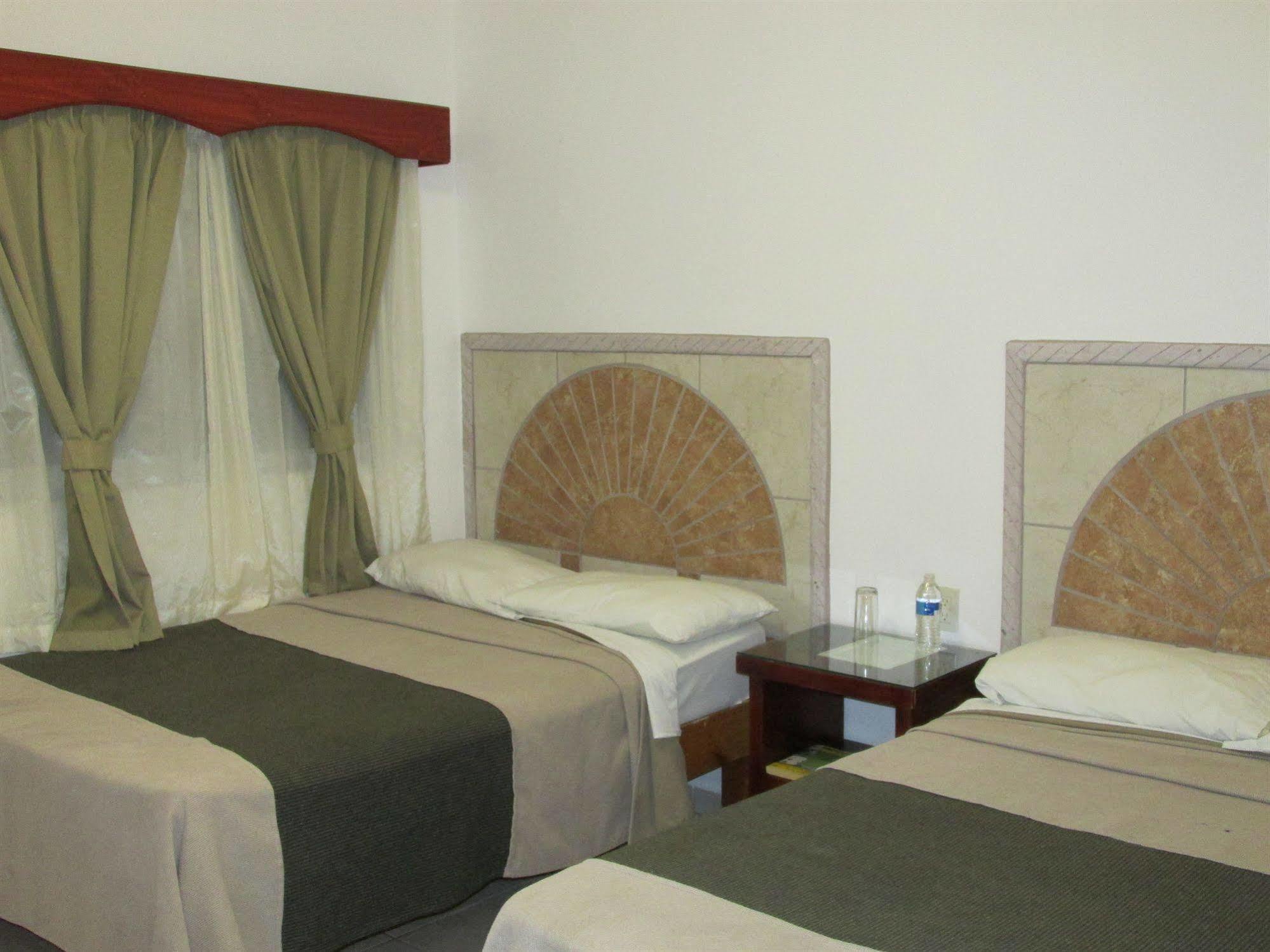 Hotel Albatros Palace Manzanillo Eksteriør billede